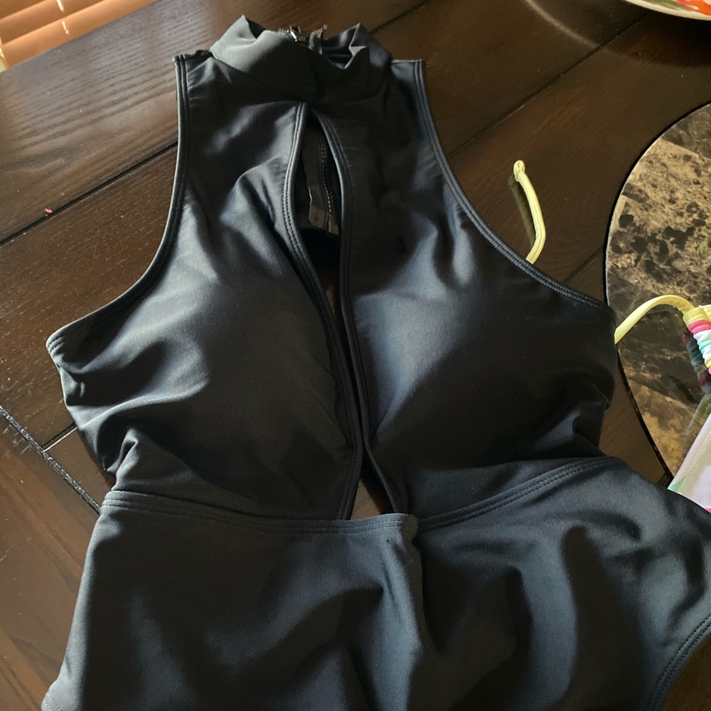 Swimwear - Picture 4 of 8